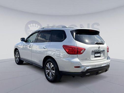 Brilliant Silver 2018 Nissan Pathfinder SV