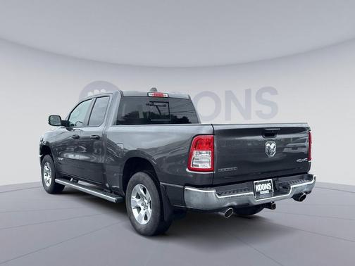 Granite Crystal Metallic Clearcoat 2023 RAM 1500 Big Horn/Lone Star