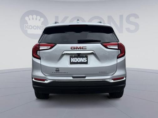 Quicksilver Metallic 2022 GMC Terrain SLT