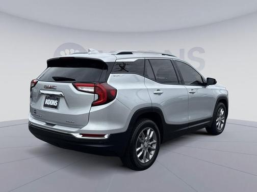 Quicksilver Metallic 2022 GMC Terrain SLT