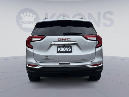 Quicksilver Metallic 2022 GMC Terrain SLT