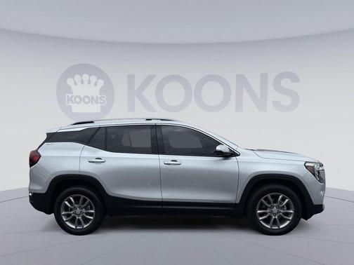 Quicksilver Metallic 2022 GMC Terrain SLT