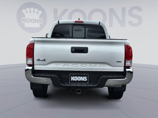 Super White 2017 Toyota Tacoma SR5