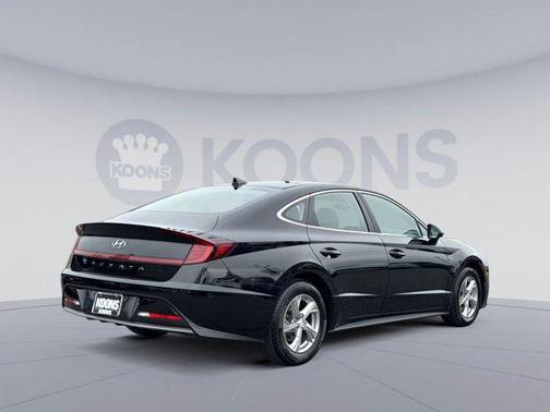 2022 Hyundai SONATA SE