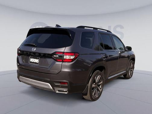 2023 Honda Pilot Touring 8-Passenger