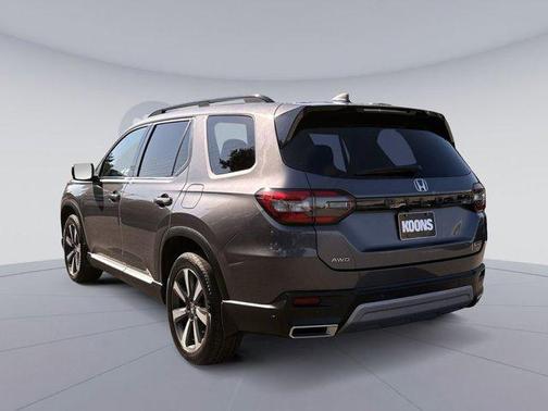 2023 Honda Pilot Touring 8-Passenger