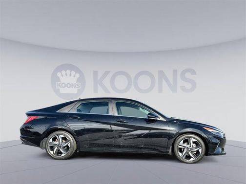 2022 Hyundai ELANTRA Limited