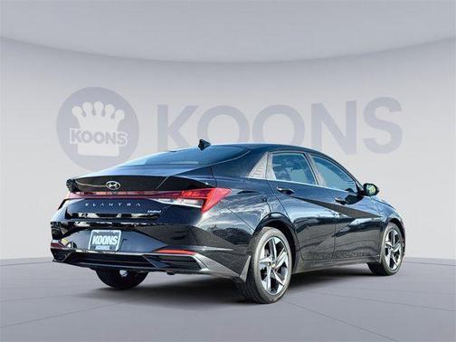 2022 Hyundai ELANTRA Limited