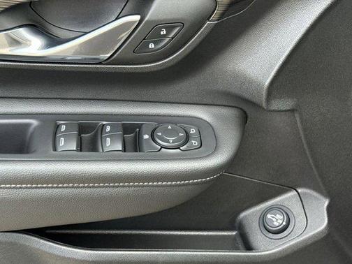 Summit White 2024 GMC Terrain SLT