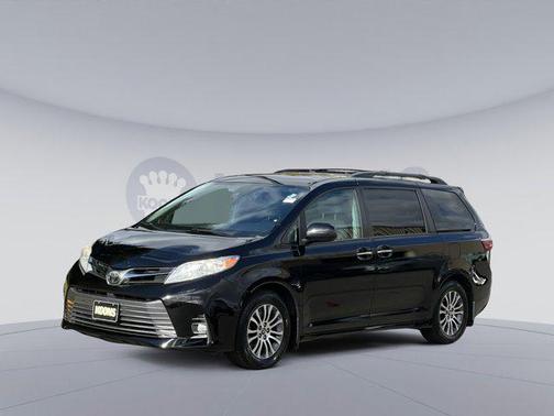 2018 Toyota Sienna XLE