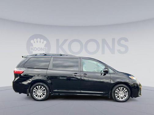 2018 Toyota Sienna XLE