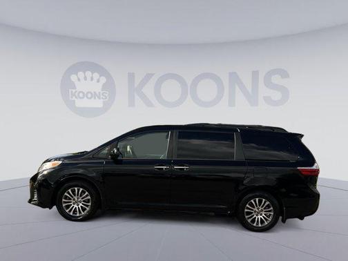2018 Toyota Sienna XLE