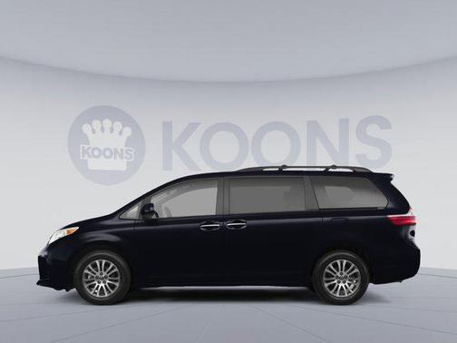 2018 Toyota Sienna XLE