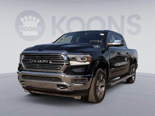 Diamond Black Crystal Pearlcoat 2021 RAM 1500 Laramie