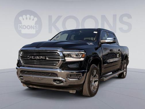 Diamond Black Crystal Pearlcoat 2021 RAM 1500 Laramie