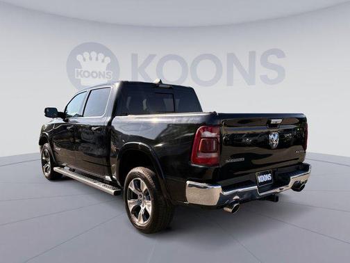 Diamond Black Crystal Pearlcoat 2021 RAM 1500 Laramie