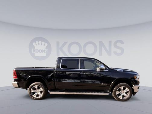 Diamond Black Crystal Pearlcoat 2021 RAM 1500 Laramie