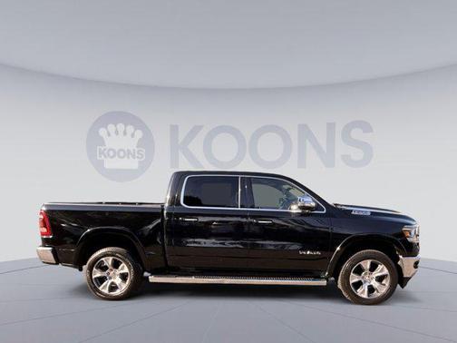 Diamond Black Crystal Pearlcoat 2021 RAM 1500 Laramie
