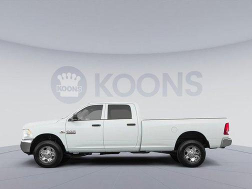 Bright White Clearcoat 2018 RAM 3500 Tradesman Crew Cab 4x4 6'4' Box