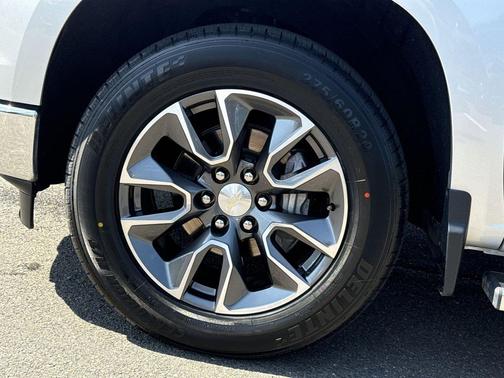 Silver Ice Metallic 2022 Chevrolet Silverado 1500 LT