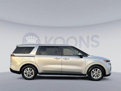 2022 Kia Carnival LXS