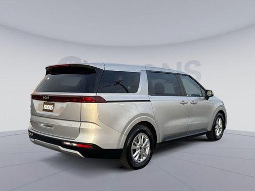 2022 Kia Carnival LXS
