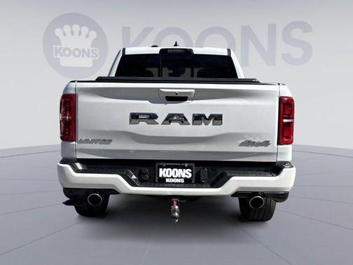 Ivory White Tri-Coat Pearlcoat 2025 RAM 1500 Limited