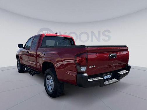 Barcelona Red Metallic 2022 Toyota Tacoma SR