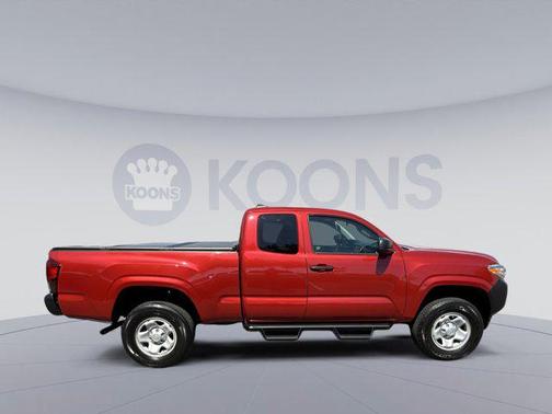 Barcelona Red Metallic 2022 Toyota Tacoma SR