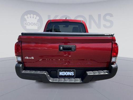Barcelona Red Metallic 2022 Toyota Tacoma SR
