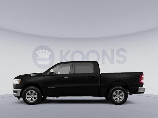 Diamond Black Crystal Pearlcoat 2022 RAM 1500 Laramie