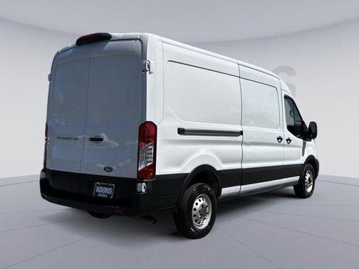 Oxford White 2023 Ford Transit-250 Base