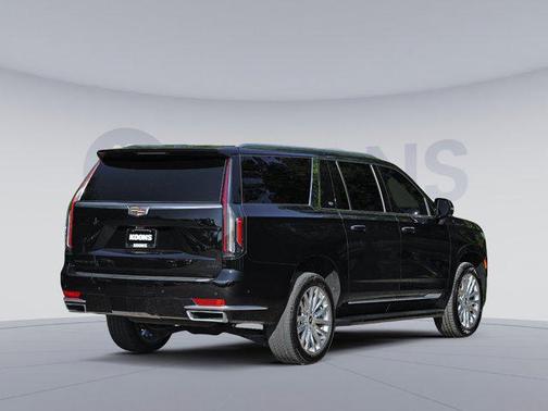 2022 Cadillac Escalade ESV Premium Luxury
