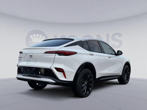 Summit White 2026 Buick Envista Sport Touring FWD