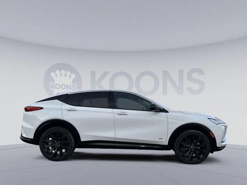 Summit White 2026 Buick Envista Sport Touring FWD