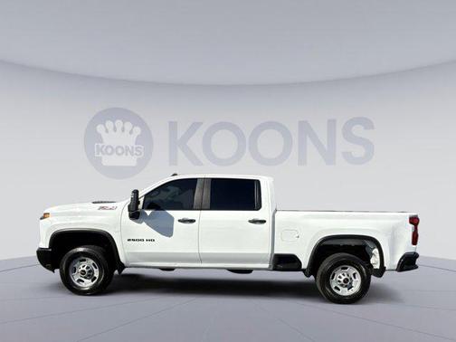 Summit White 2024 Chevrolet Silverado 2500 Custom