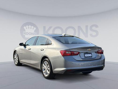 Sterling Gray Metallic 2024 Chevrolet Malibu FWD 1LT