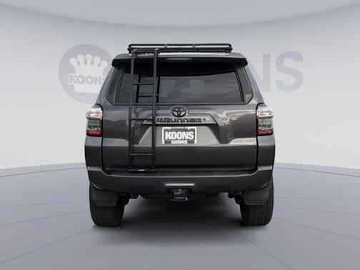 Magnetic Gray Metallic 2018 Toyota 4Runner SR5 Premium