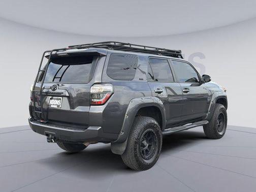 Magnetic Gray Metallic 2018 Toyota 4Runner SR5 Premium