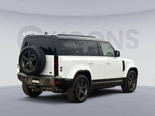 2023 Land Rover Defender 110 X-Dynamic SE