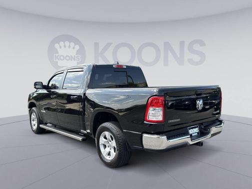 Diamond Black Crystal Pearlcoat 2022 RAM 1500 Big Horn/Lone Star