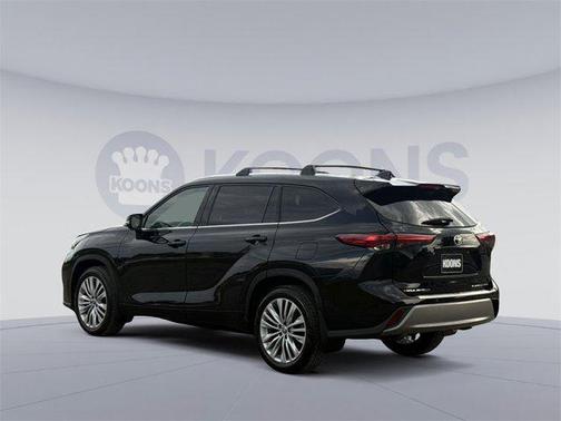 2023 Toyota Highlander Platinum
