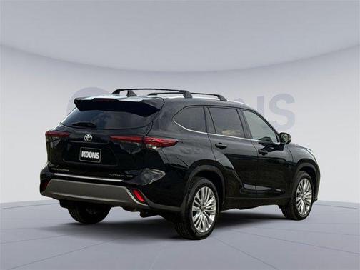 2023 Toyota Highlander Platinum