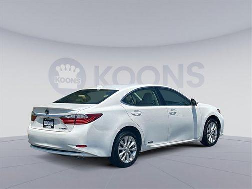 2015 Lexus ES 300h Base