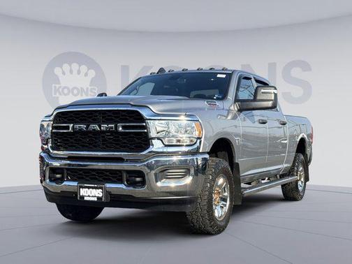 2023 RAM 2500 Tradesman Crew Cab 4x4 6'4' Box