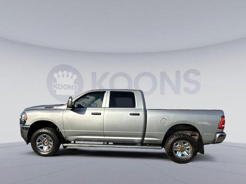 2023 RAM 2500 Tradesman Crew Cab 4x4 6'4' Box