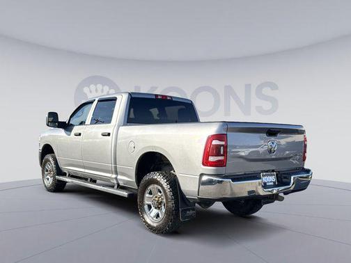 2023 RAM 2500 Tradesman Crew Cab 4x4 6'4' Box