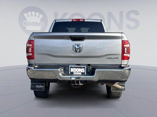 2023 RAM 2500 Tradesman Crew Cab 4x4 6'4' Box