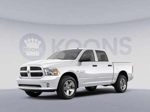 Bright White Clearcoat 2017 RAM 1500 SLT