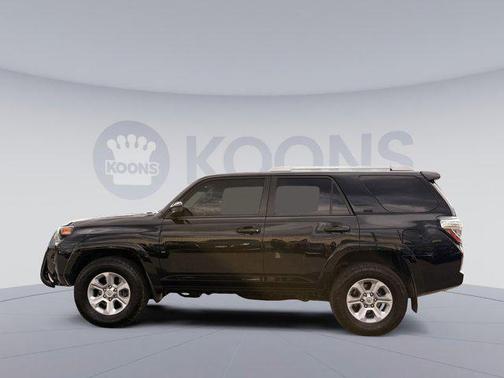 Midnight Black Metallic 2018 Toyota 4Runner SR5